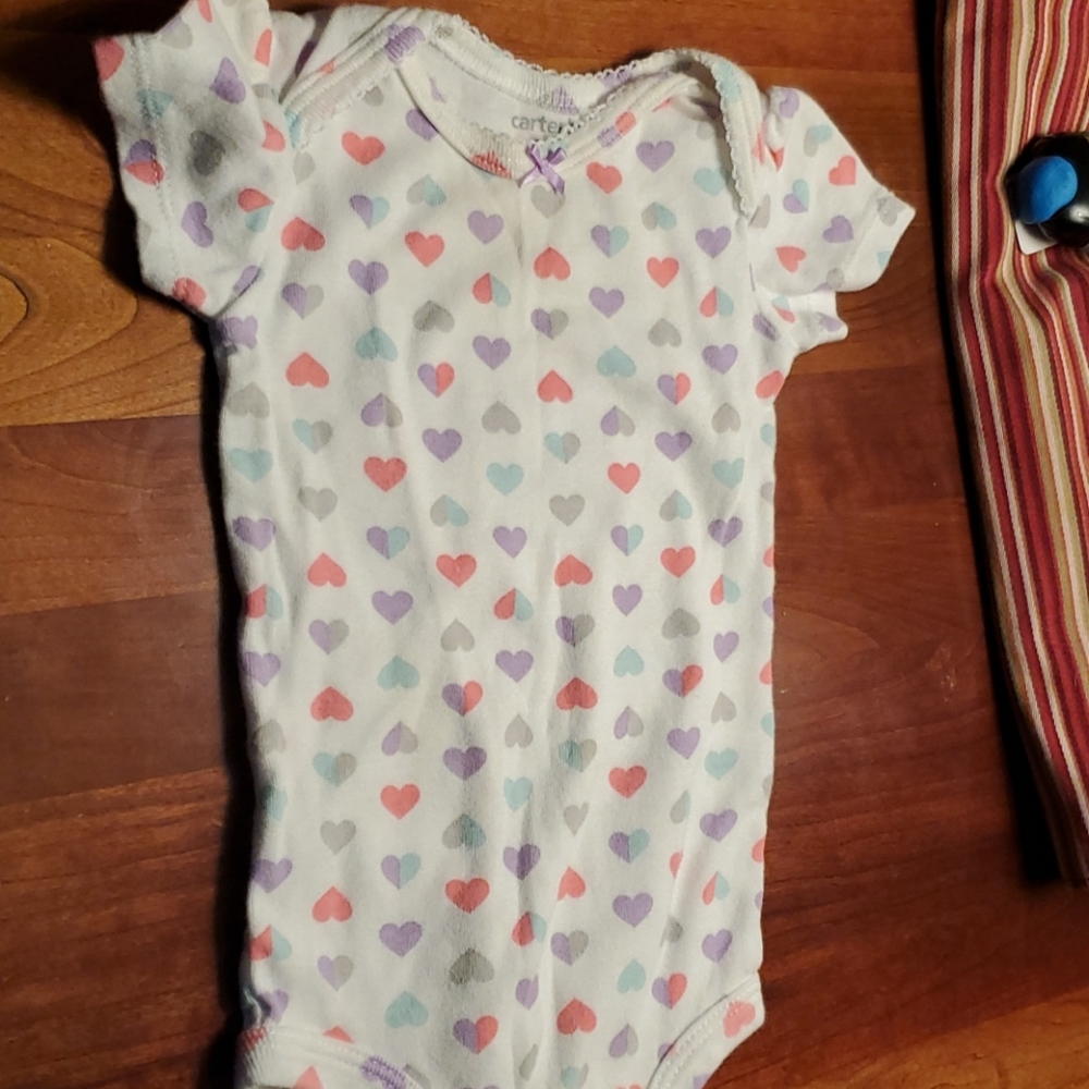 Heart patterned onsie - Picture 2 of 2